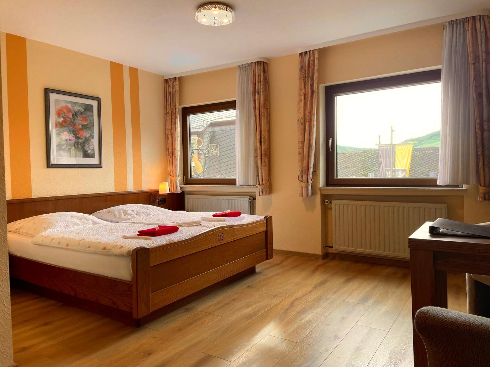 Ferienpension Bei Stenze Hotel Senheim Luaran gambar